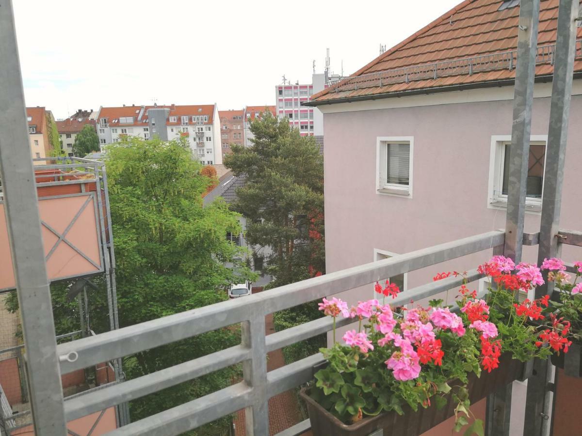 Quiet City-Apt, 4Min City-Center, 18Min Fair Nuernberg!!! Exterior photo