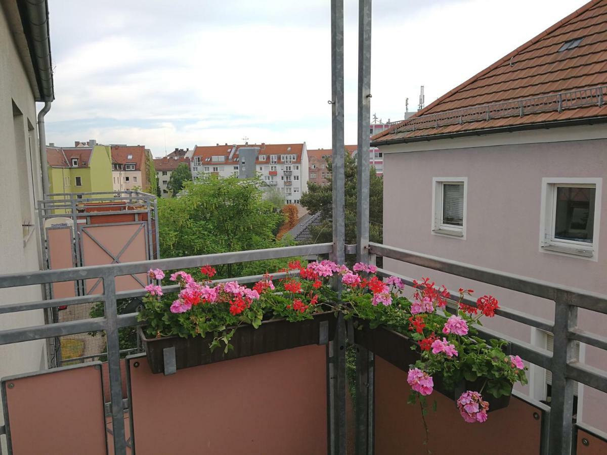 Quiet City-Apt, 4Min City-Center, 18Min Fair Nuernberg!!! Exterior photo